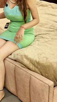 Üvey kız kardeşim Sonia bütün gece odamda kalmamı istiyor. Hintçe