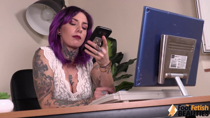 Foot Fetish HD: Awek montel Lavey melanggan mainan kecilnya