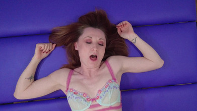 Lily kink: Fetish Merintih: The Screams