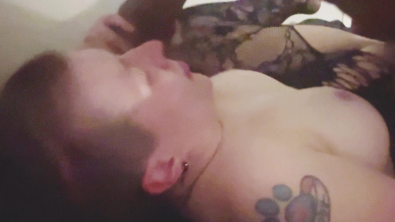 Thekookiejar: Follada en medias de red después de burlas