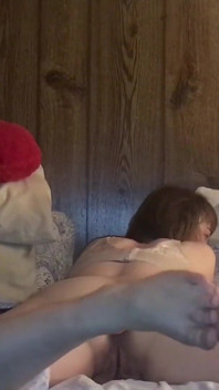 Dojrzała żona dziwka pokazując tyłek i buttplug