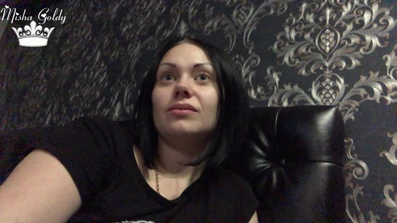Goddess Misha Goldy: Enfermer les pervers vierges