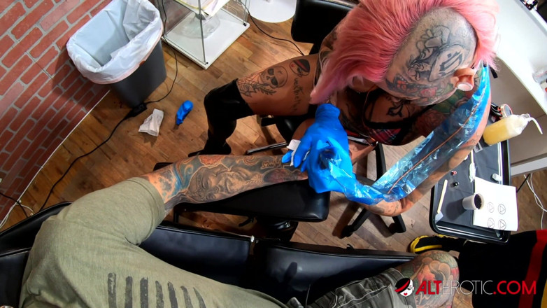 Alt Erotic: Big titty Evilyn Ink tattoos Sascha then gets fucked