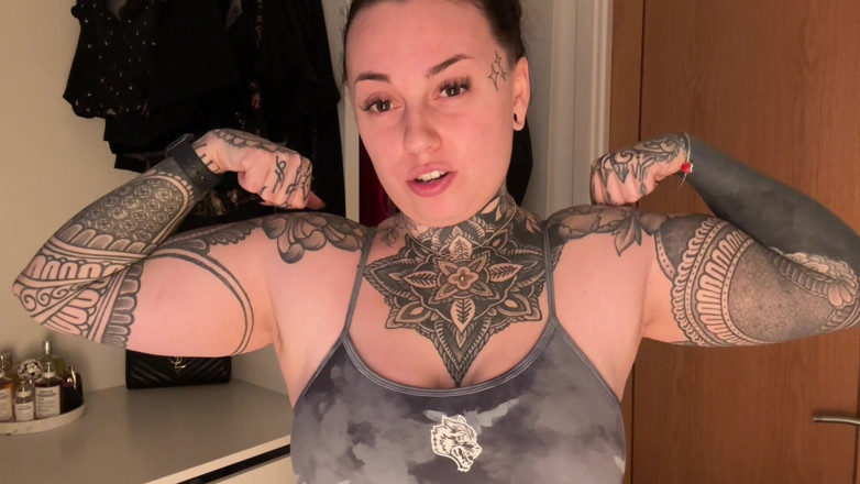 Miss Valentina: Worship My Muscles