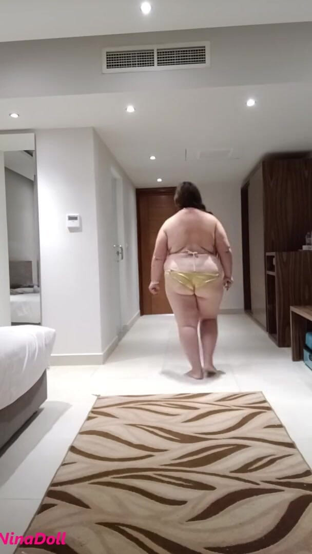 Nina Doll: Fashion bikini modeling catwalk BBW