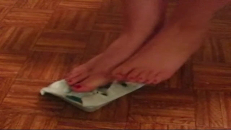 Sexy Amateurz: Crushing egg box