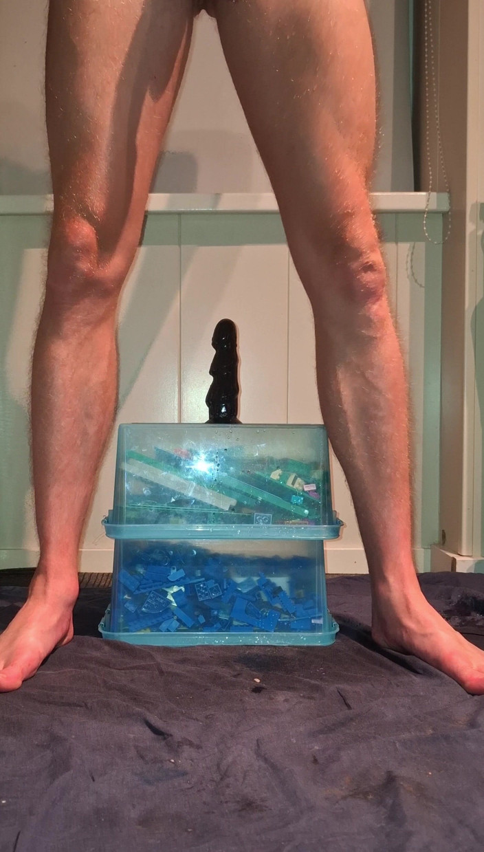 NoFace Twink X: Solo schwuler twink analdildo - extreme pissen-orgasmen