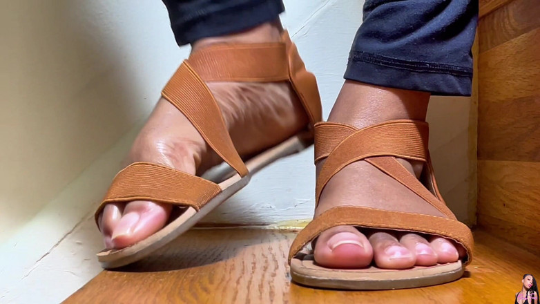 Pink Foxx: Gå upp och ner för trappor