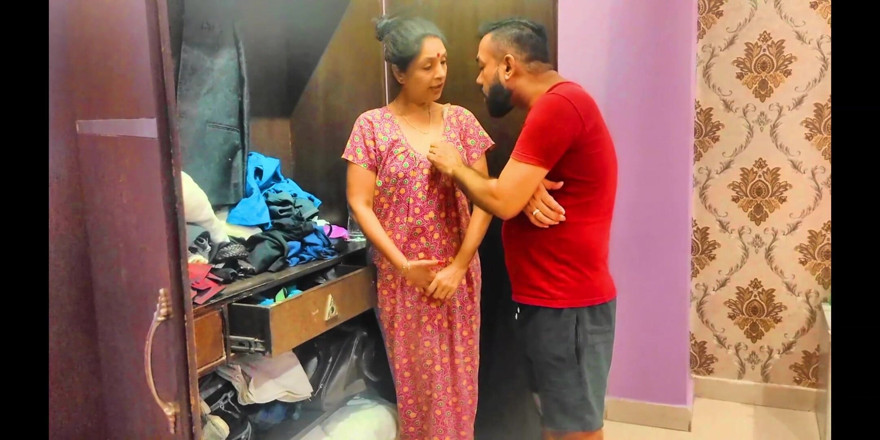 suchismitasarkar: कामवाली बीबी ने चोरी की कोशिश की और मकान मालिक द्वारा चुदाई की सजा दी गई ।
