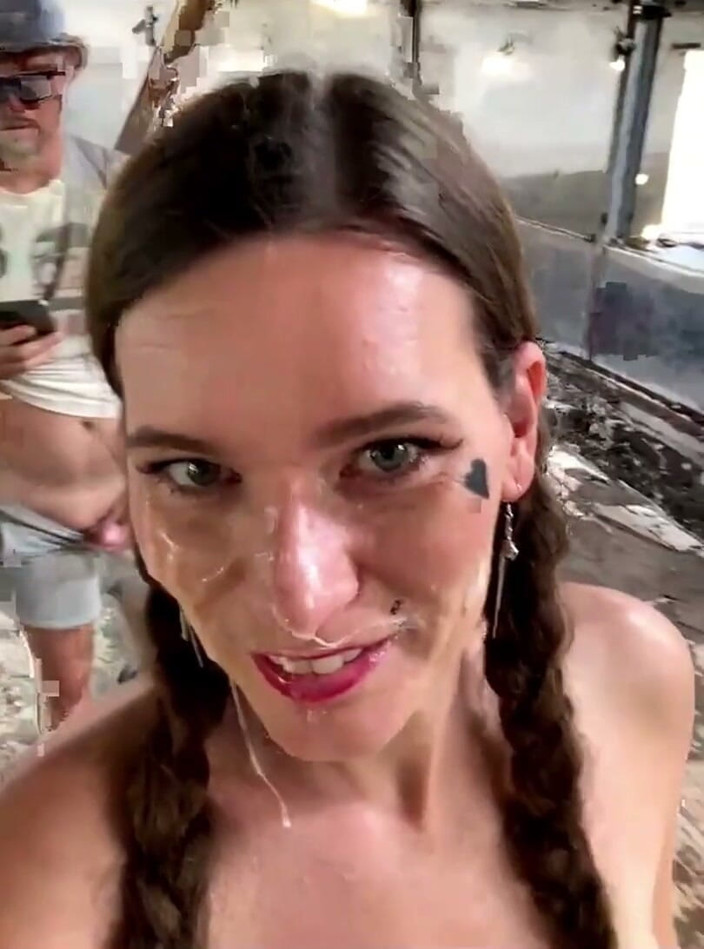 Malaya_Darcie: Uso Questo Sconosciuto per Lo Streaming E Lui Viene Sul...