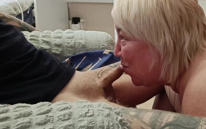 Zona901: Ich mache blowjob, blowjob und wichse den schwanz einer freundin,...