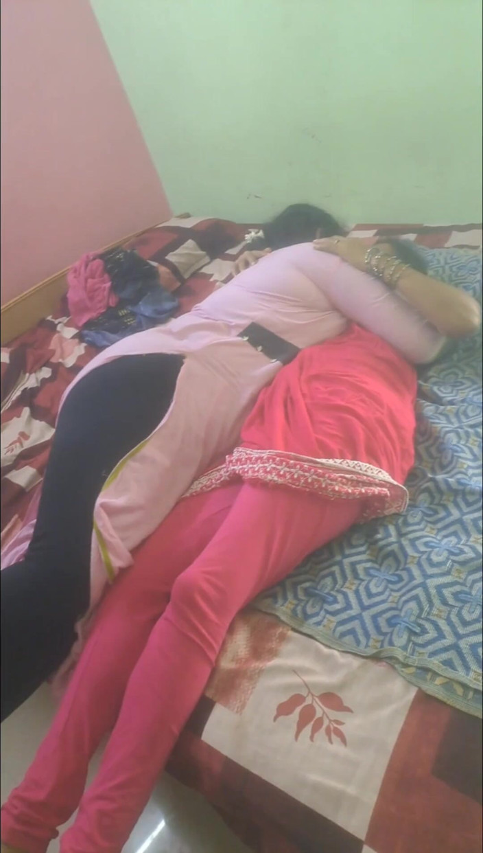 Tamil lesbian: คุณน้าสาวเลสเบี้ยนถูกแฟนหนุ่มจับได้