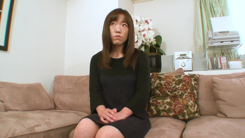Japan Lust: Japanese cougar squirts all over the couch in anticipation