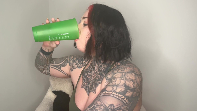 Miss Valentina: वित्तीय वर्चस्व में आसान 3