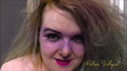 Mxtress Valleycat: Get me something pretty for my face