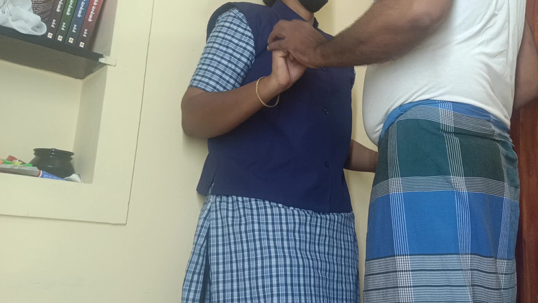 Magilmathi: टशन टीचर के साथ स्कूल गर्ल की चुदाई