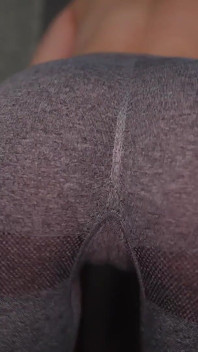 Pata de camelo fetiche em calças de ioga parte 1