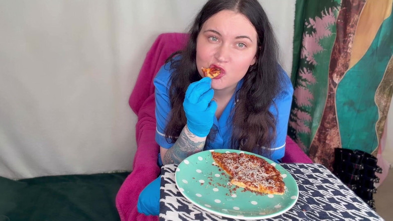 MissFFW: Infermiera donna donna mangia dopo una lunga giornata