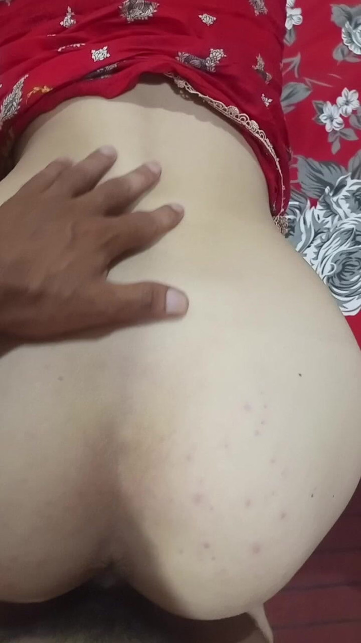Akashamunir: Neuk Mijn Vrouw Op Het Bed