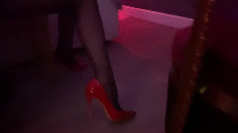 Slowly Tease: # 21 (celé) Bláznivá nymfomanka v punčochách si hraje s ptákem s ústy