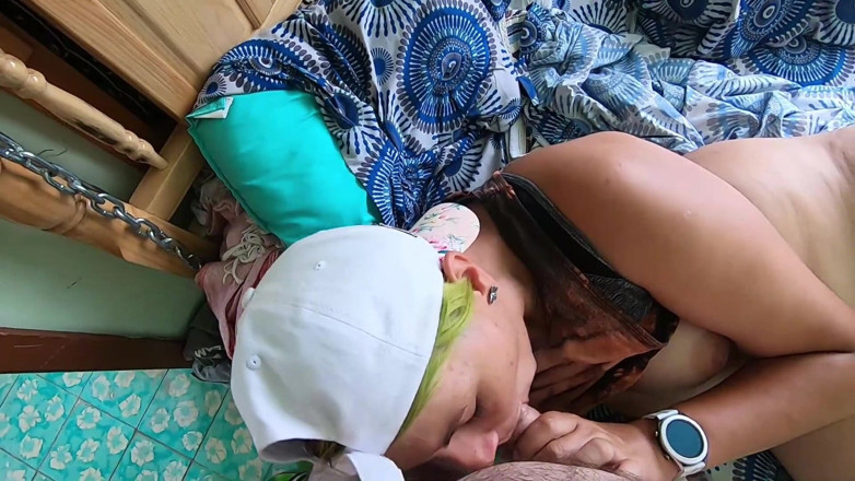 bekycarril: เลียแล้วเย็ดเธอแล้วแตกคาปาก
