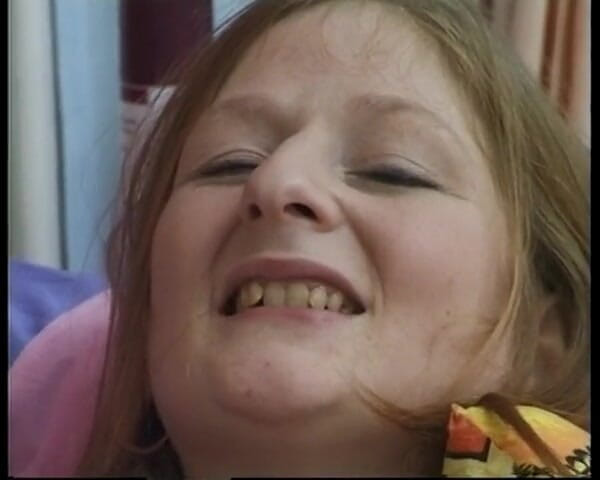 YOUR FIRST PORN: Співчутлива мама Менді готова