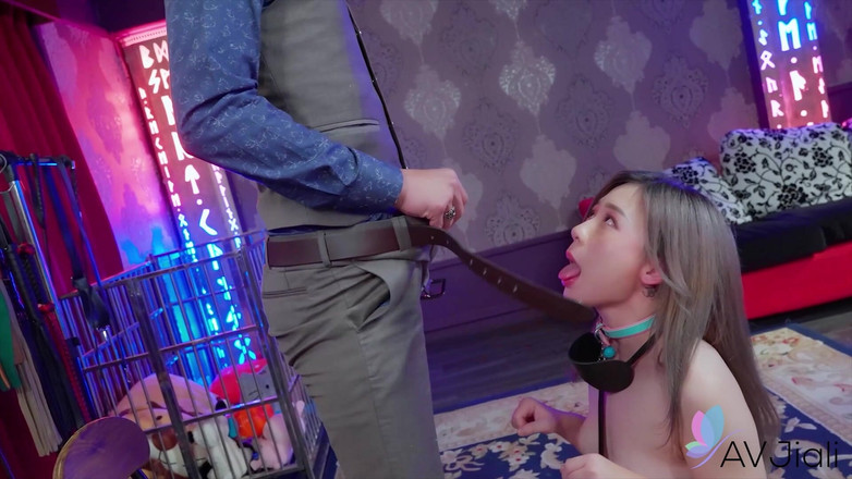 AV Jiali: Покорная красотка Lin Siyu идет на тренировку БДСМ