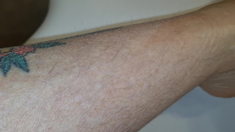 Melissa Johnson: Melissa Johnson Shaving Her Granny Legs