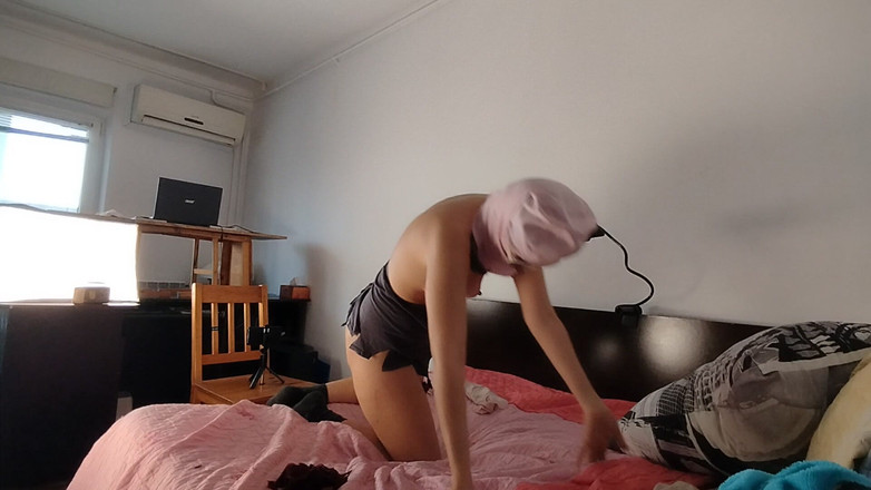 Amateur_MS: Soție amatoare cu degetele în pizdă are orgasm. Pizdă latino păroasă, țâțe...