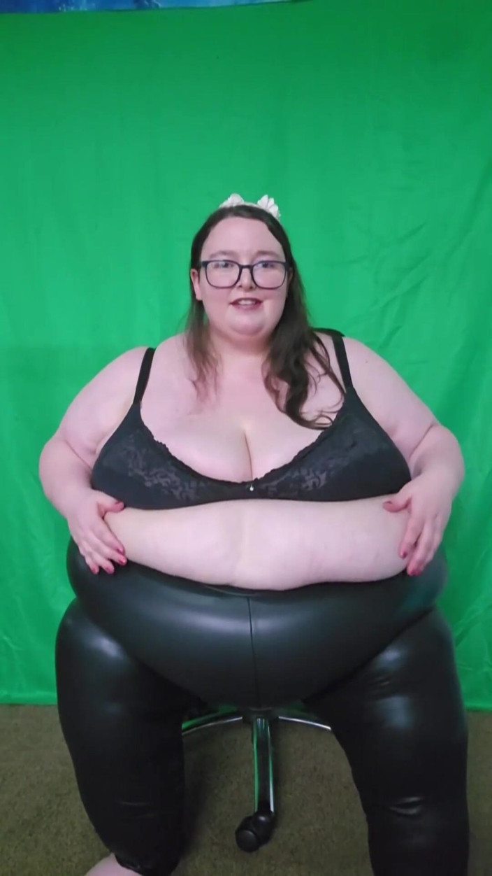 SSBBWLadyBrads: SSBBW Goddess Tight Leather Pants Custom