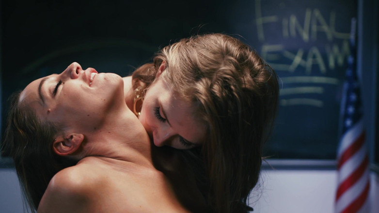 SweetheartVideo: Meninas beijando meninas 25_scene 2_kiss e contam