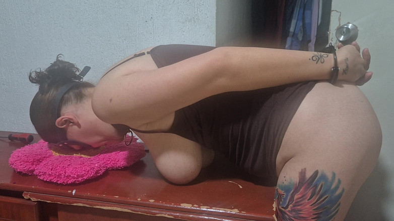 Submissive Susanna: 胸のスパイク