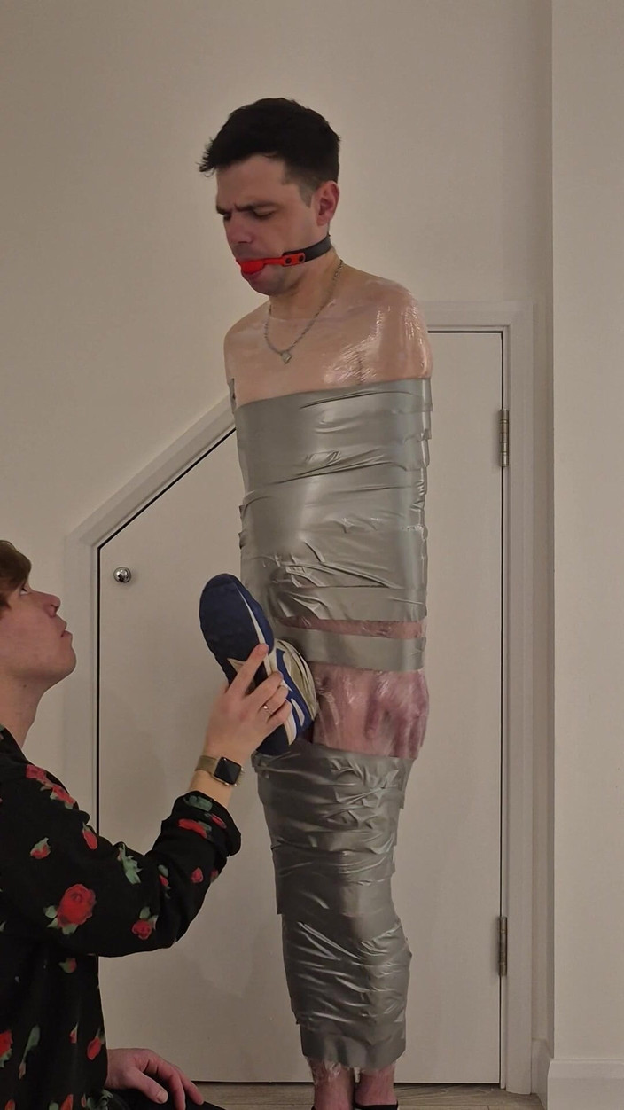 Bound Alex: 운동화 CBT용 포장