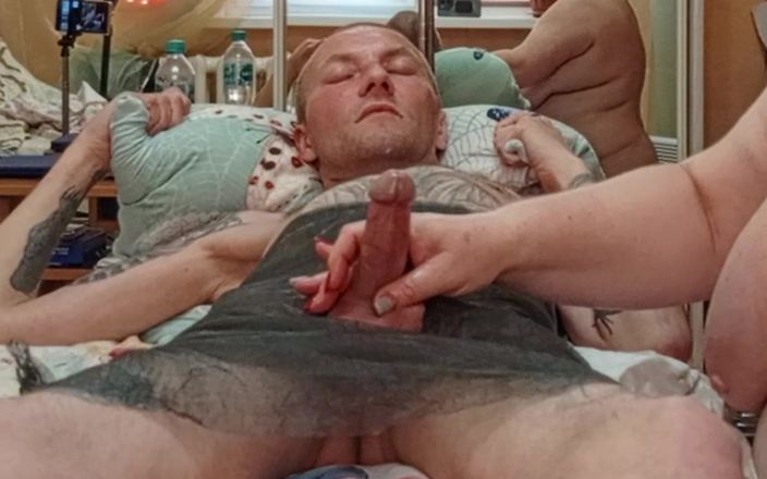 Zona901: Jerking off My Brother-in-law's Dick with Oil