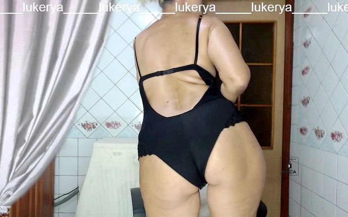 Cherry Lu: Lukerya болтает на кухне в черном прозрачном нижнем белье