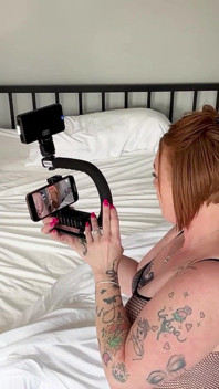 Doggnuts Cam2 Nimfomană anală infidelă dublă pe față