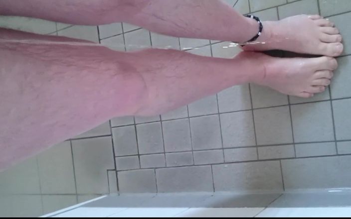 Carmen_Nylonjunge: Gouden doucheplezier