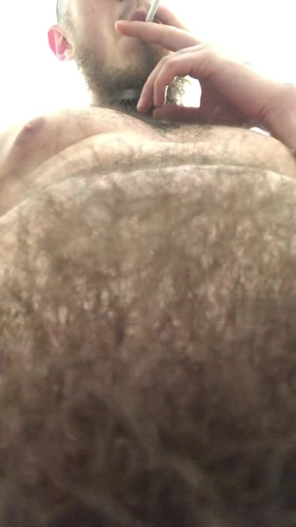 Hunky time: Stăpân fum și dominare
