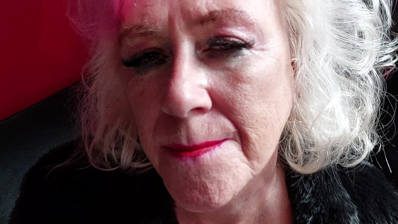 PureVicky66: Nejžhavější německá babička je žhavější než obvykle a chce zábavu!