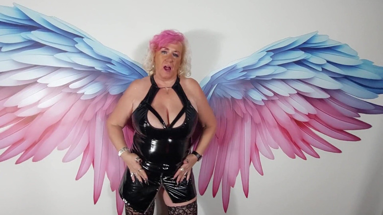 PureVicky66: Creampie in Grandma's Pussy!