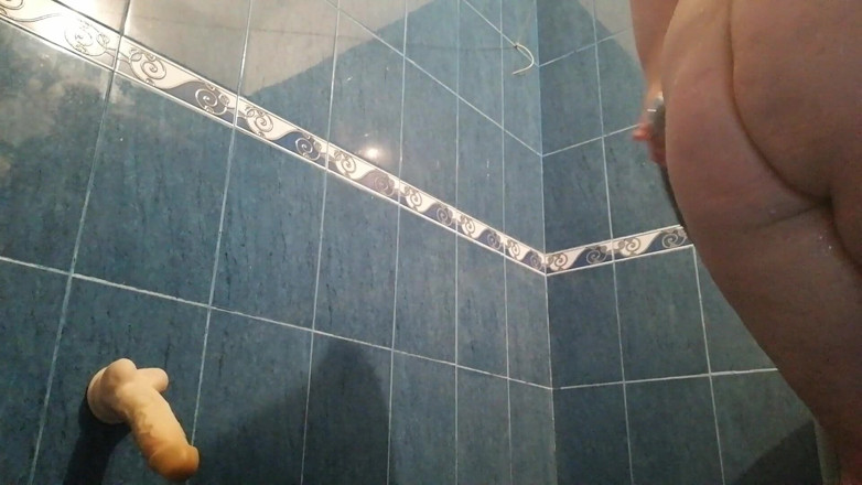Putarankahotmilf: Yeni seksi duş ve fışkırtma videosu