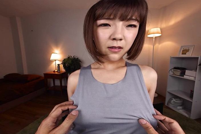 EAGLE-VR: 義理の妹が半分の胸をうろうろしている間に、うっかり彼女の胸を撫でてしまいました