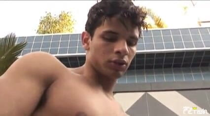 Gay Diaries: Cowok bertato ngentot pantat temannya yang beda-beda posisi setelah berenang...