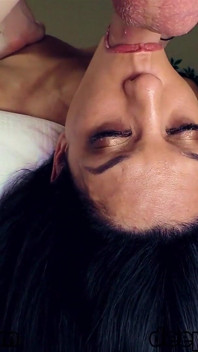 Amber skyy teen dünne brünette mit kleinen titten blowjob halsfick pOV