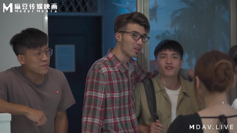 ModelMedia Asia: Md-0255 Sesso di gruppo di metà autunno al chiaro di...