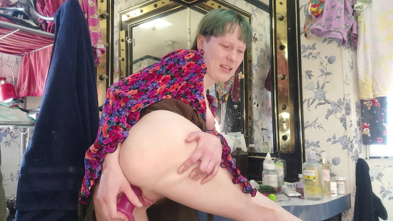 Lori Critter: Hippie Chick Fucks You After Concert POV
