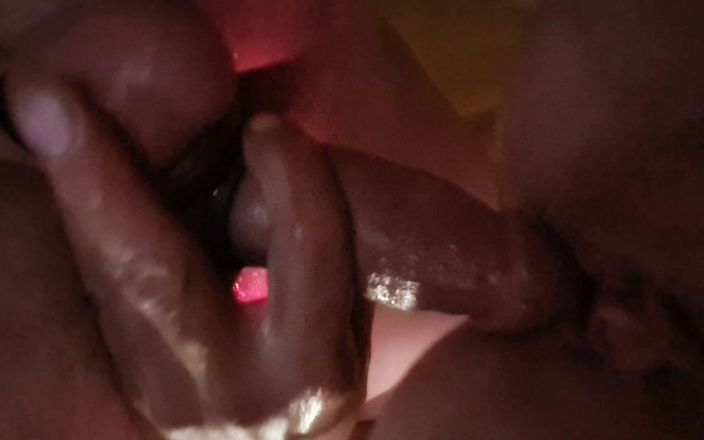 Fresh squeezed pussy juice: Cipka kobiecy wytrysk na pieska