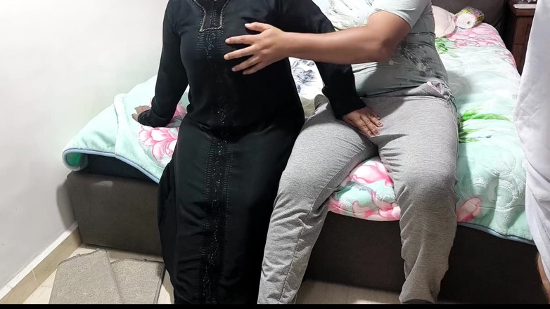 Arabic Bbw: ฉันเย็ดคุณแม่เลี้ยงกับเพื่อนฉัน