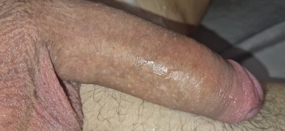 Dinar: Una Bambola Delicata Con Un Grosso Cazzo Tra Le Gambe...