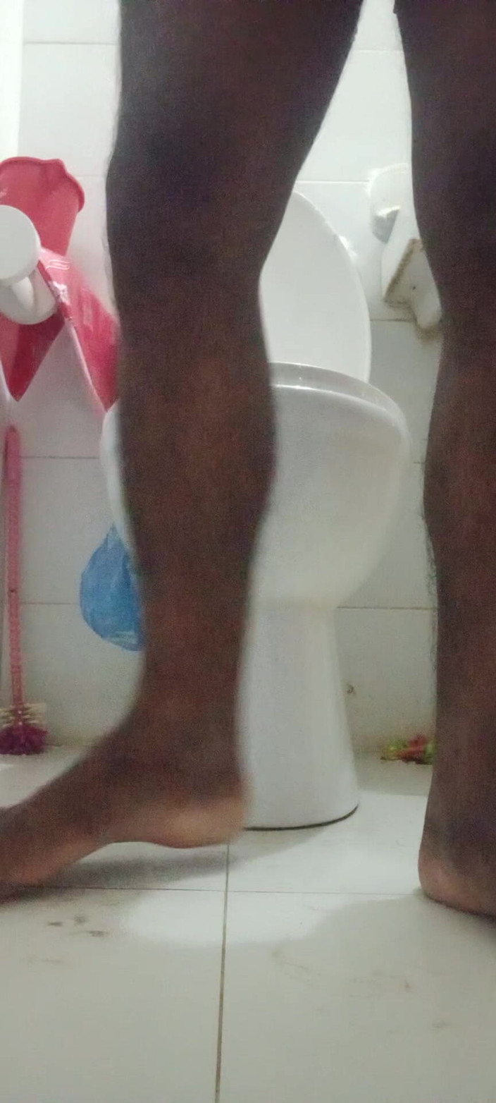 Alawon khan: Indiano garoto brincando sozinho